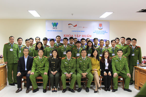 Tập[-]huấn[-]“Kỹ[-]năng[-]thu[-]thập,[-]quản[-]lý[-]và[-]phân[-]tích[-]thông[-]tin[-]về[-]tội[-]phạm[-]liên[-]quan[-]đến[-]động[-]vật[-]hoang[-]dã”